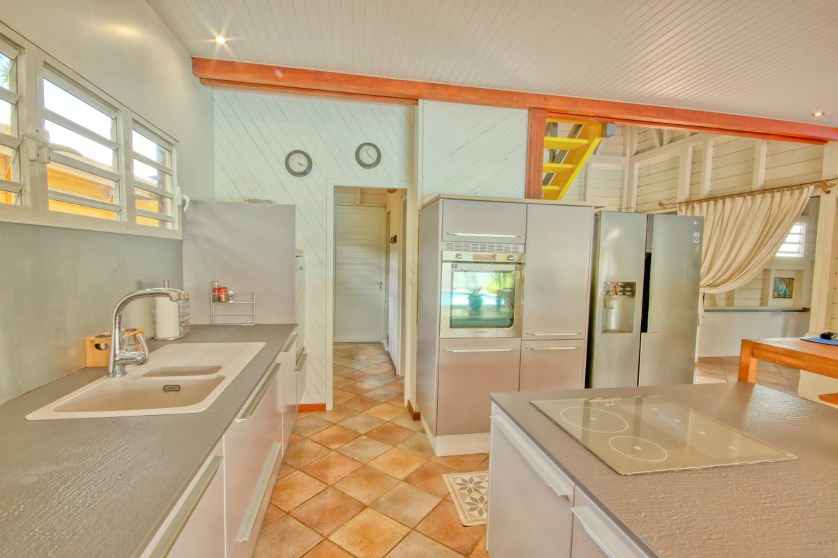 cuisine 2 location de villa martinique 8 personnes piscine